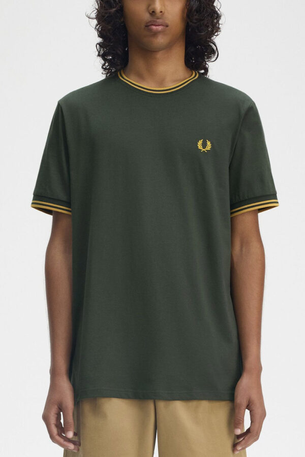 Fred Perry Ανδρική Κοντομάνικη Μπλούζα T-Shirt Twin Tipped M1588-Y22 Crt Grn/Hnycmb