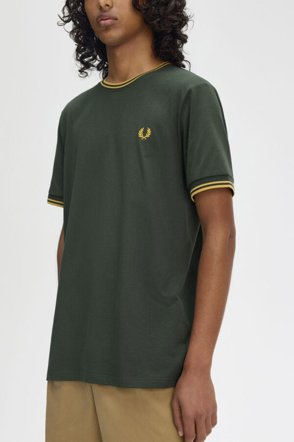 Fred Perry Ανδρική Κοντομάνικη Μπλούζα T-Shirt Twin Tipped M1588-Y22 Crt Grn/Hnycmb - Image 4