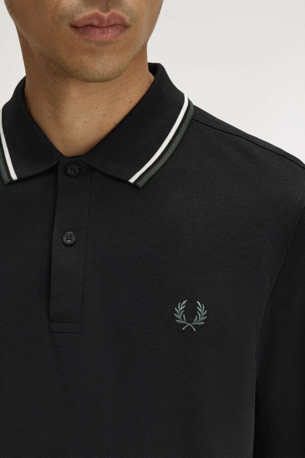 Fred Perry Ανδρική Μακρυμάνικη Μπλούζα Ls Twin Tipped Fp Shirt M3636-W54 Black / Ecru / Laurel Wreath Green - Image 2