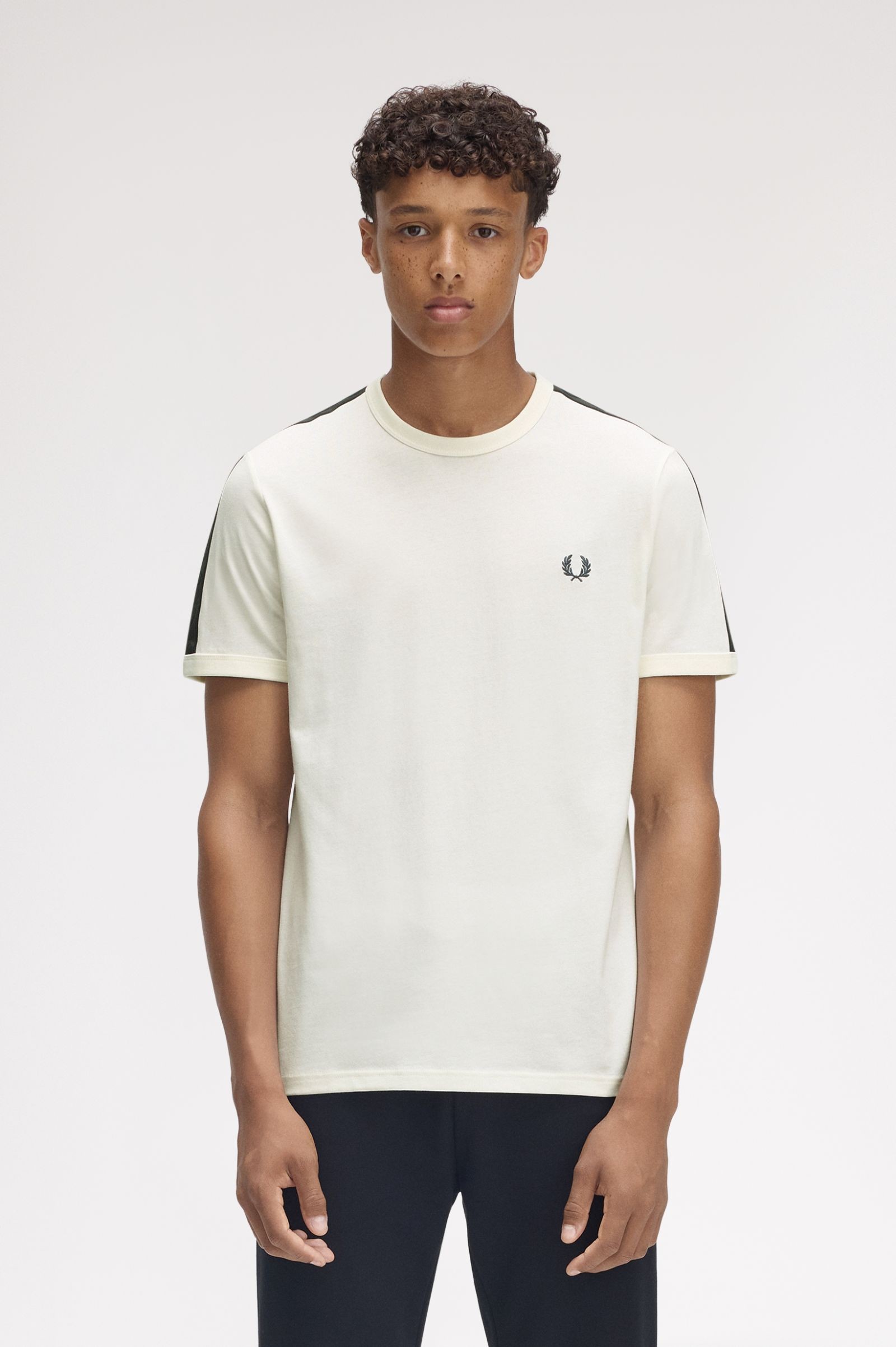 Fred Perry Ανδρική Κοντομάνικη Μπλούζα Ringer T-shirt M4613-Z06 Contrast Tape Ringer T-shirt Light Ecru / Anchor Grey