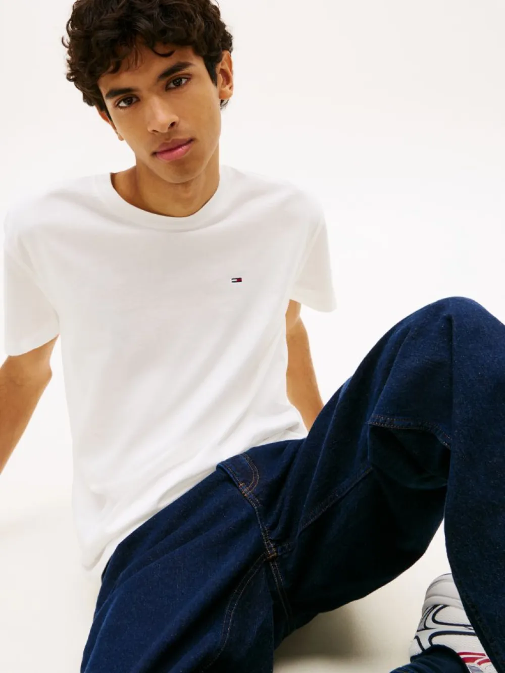 Tommy Jeans Ανδρικό Κοντομάνικο T-shirt TJM Red Sflaf Ss Tee Ext DM0DM22504-YBL Ecru - Image 2