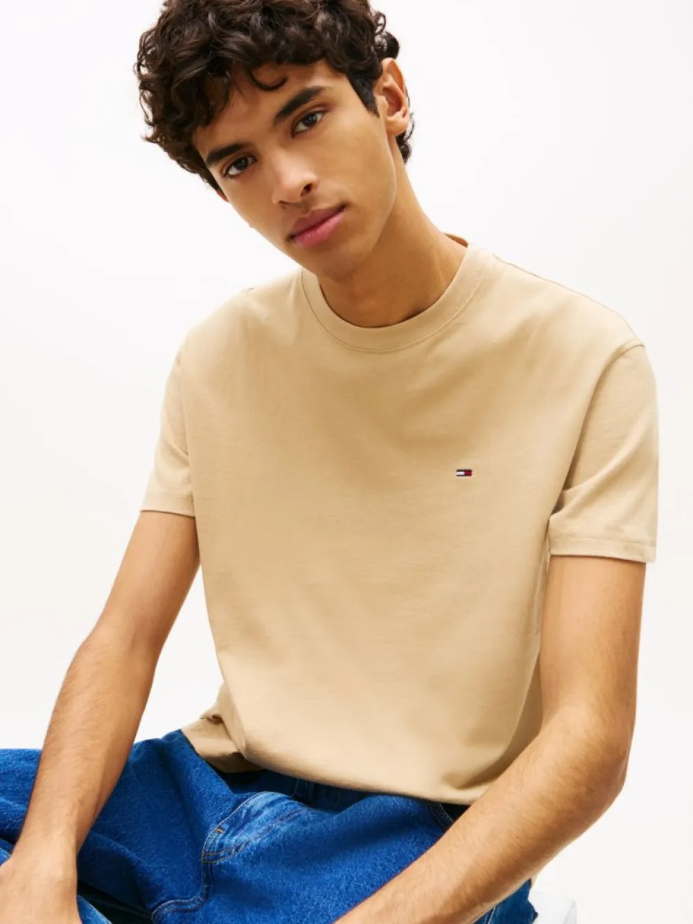 Tommy Jeans Ανδρικό Κοντομάνικο T-shirt TJM Red Sflaf Ss Tee Ext DM0DM22504-AB9 Gentle Gold